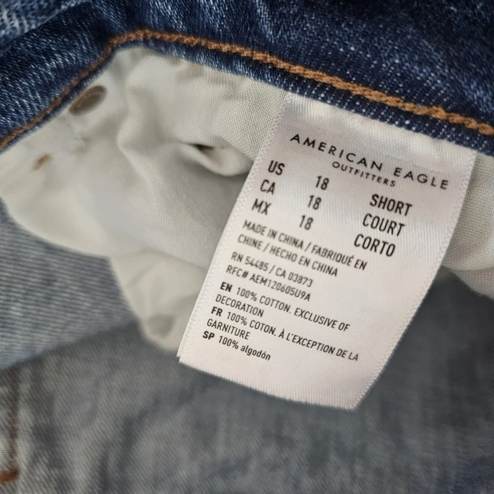 AEO Tomgirl Buttonfly Jeans - 18 short